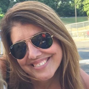 Meet your Posher, Lea